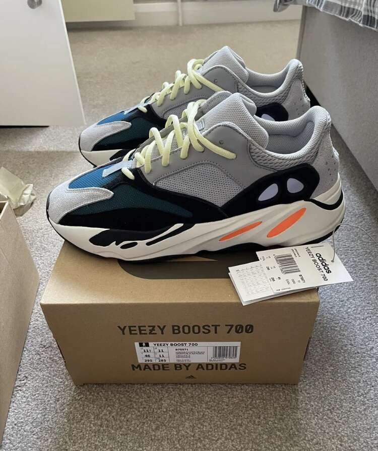 yeezy 700 wave runner size 11